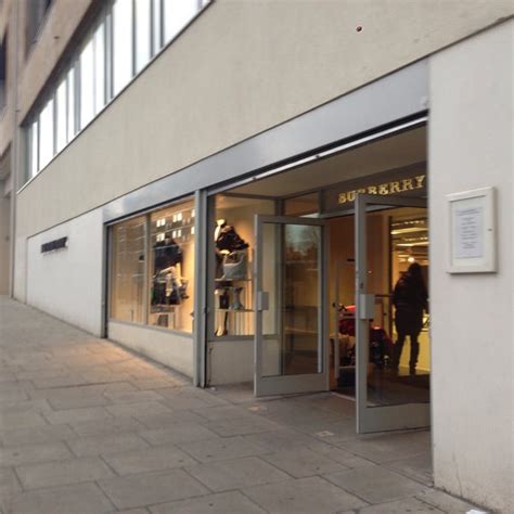 burberry outlet london opening times|Burberry factory shop London online.